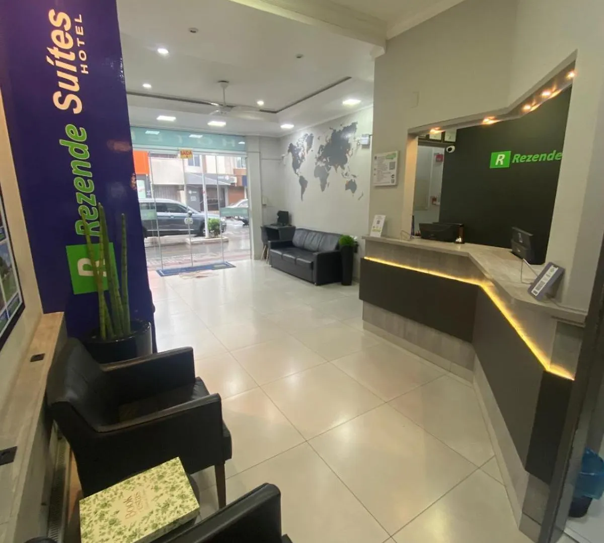 Rezende Suites Balneário Camboriú 2*,  Brésil