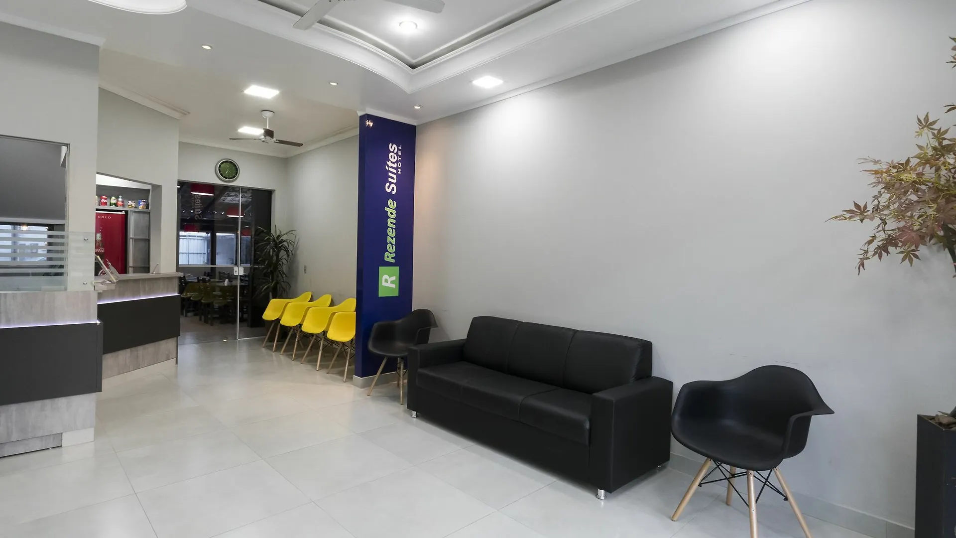 Rezende Suites Balneário Camboriú 2*,