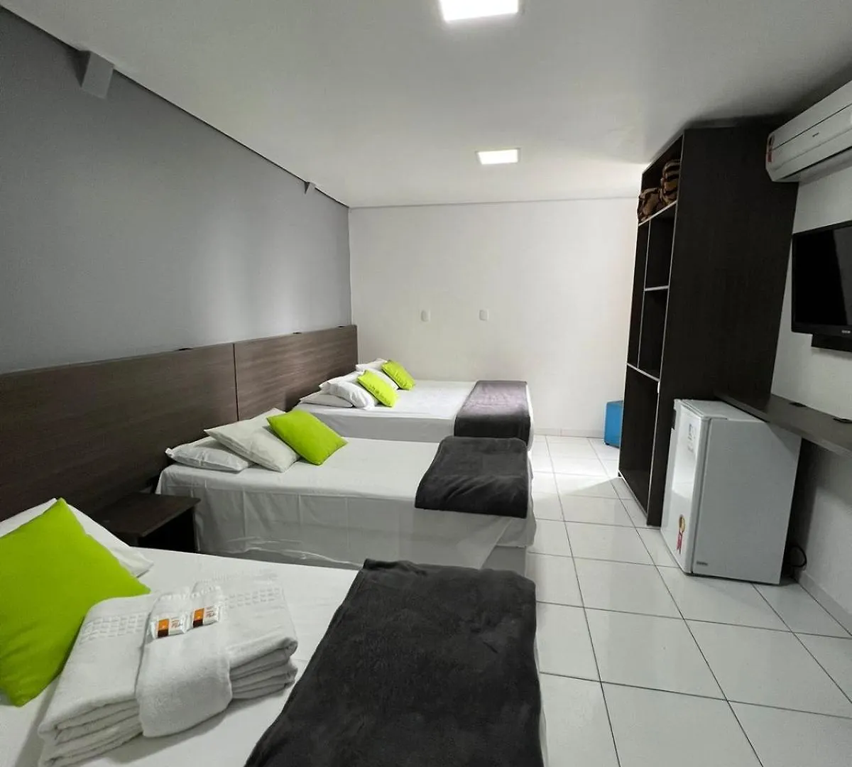 Rezende Suítes Hotel Balneário Camboriú 2*,